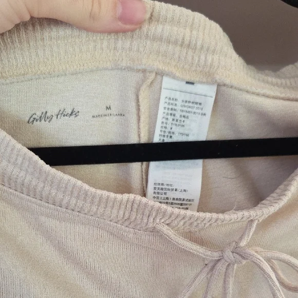 Cream Gilly Hicks Dreamworthy Soft Ribbed Set, Joggers, Sweater, Shorts. Size M - Picture 9 of 11